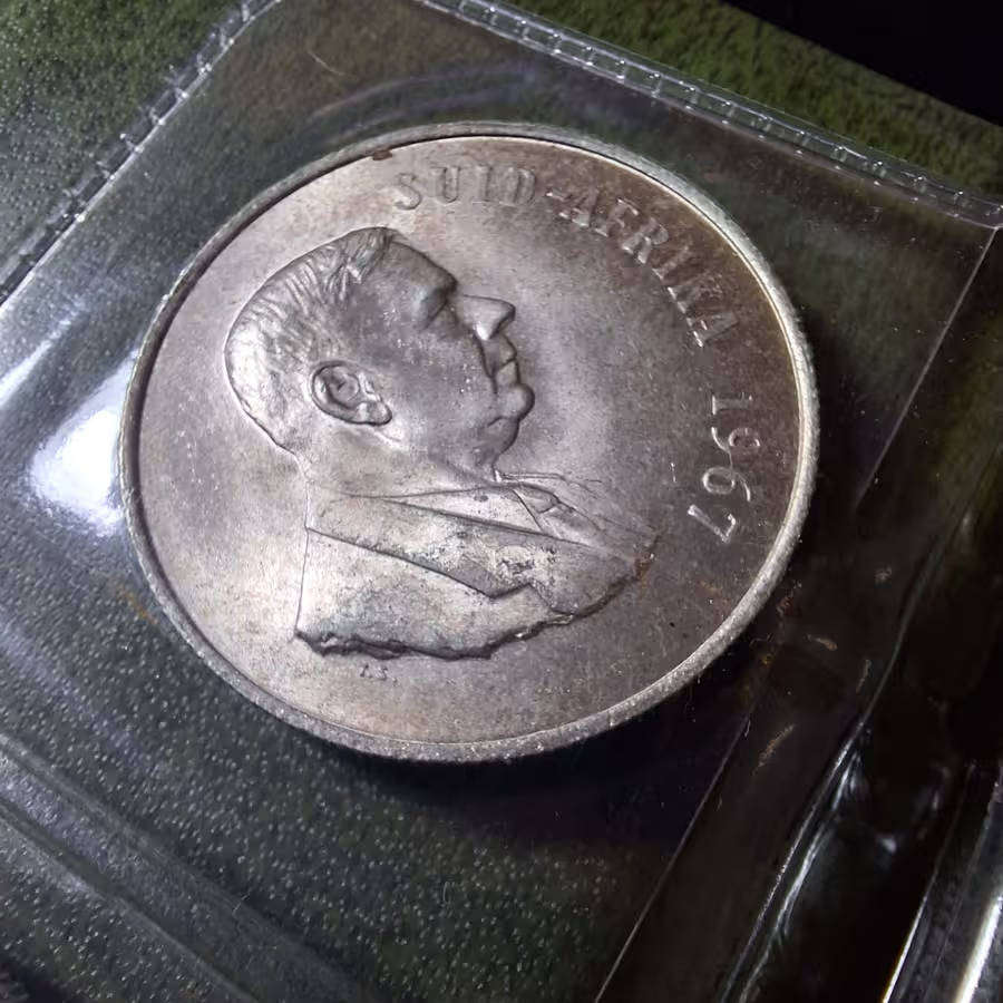 6 X REAL SILVER 1 RAND 1966, 1967, 1969 - 1 Rand Silver - 2 of each English & Afrikaans Uncirculated