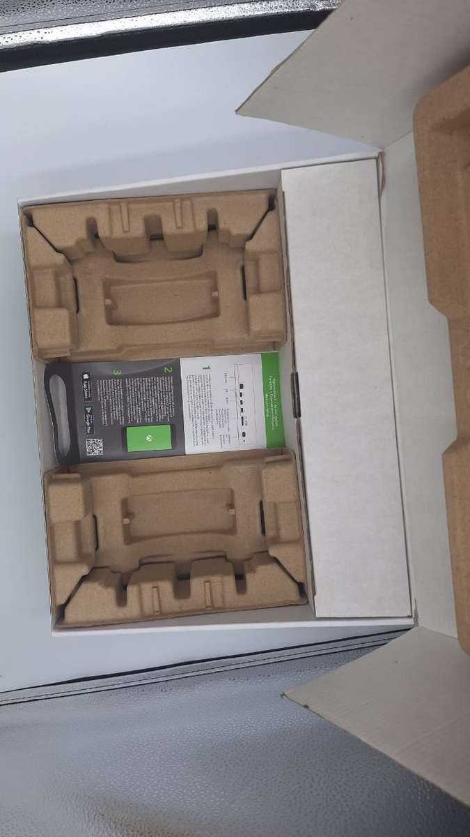 Xbox Series S 512GB White + 1 Controller + HDMI Cable + Power Cable