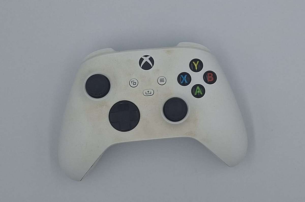 Xbox Series S 512GB White + 1 Controller + HDMI Cable + Power Cable