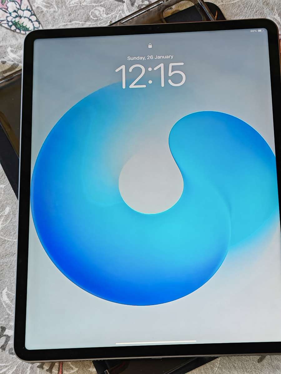 Apple iPad Pro 12.9 (5th Gen) - M1 Chip - 128 GB