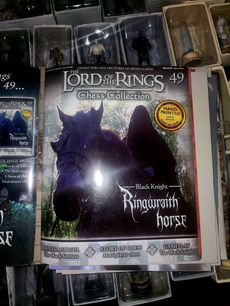 Lord of the Rings Chess Set Pieces and Magazines