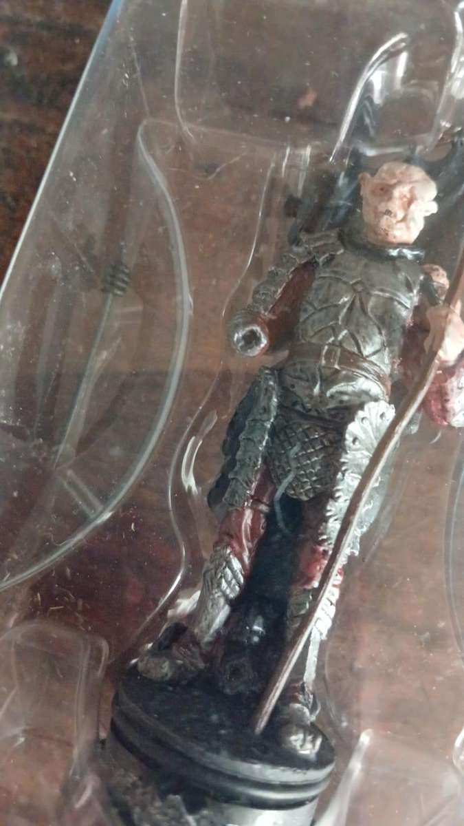 Lord of the Rings Chess Set Pieces and Magazines