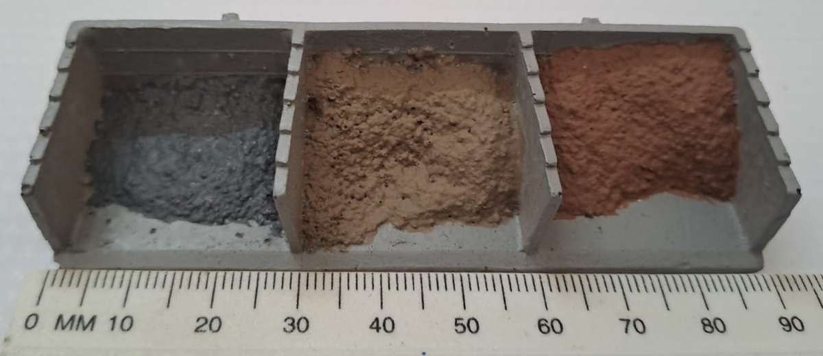 Model Trains HO - 1 x Sand Storage Bins - 90mm x 28mm x 17mm