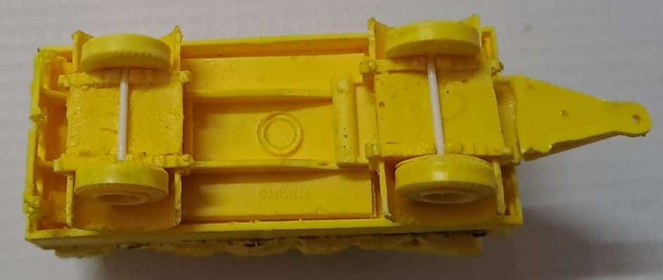 Model Trains HO 1 x Trailer Static & 1 x Hay bale (Sale) (Unpainted)