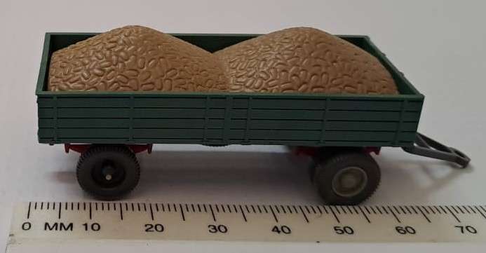 Model Trains/Cars HO 1 x Wiking Trailer with load (Green).