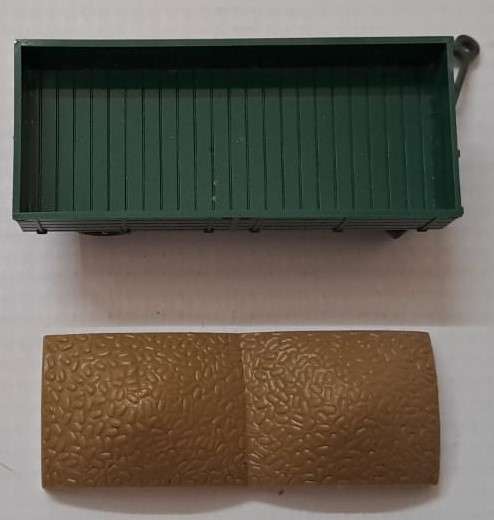 Model Trains/Cars HO 1 x Wiking Trailer with load (Green).