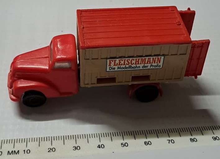 Model Trains/Cars HO 1 x EKO Fleichmann plastic (Red/Brown).