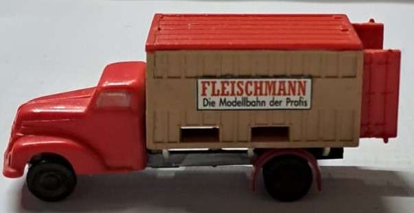 Model Trains/Cars HO 1 x EKO Fleichmann plastic (Red/Brown).