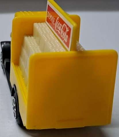 Model Cars 1 x Coke - Coca Cola Diecast & Plastic Model (Yellow)