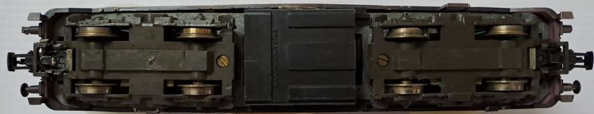 Model Trains HO 1 x Diesel locomotive class DB 215 031-6 with Lima couplers.