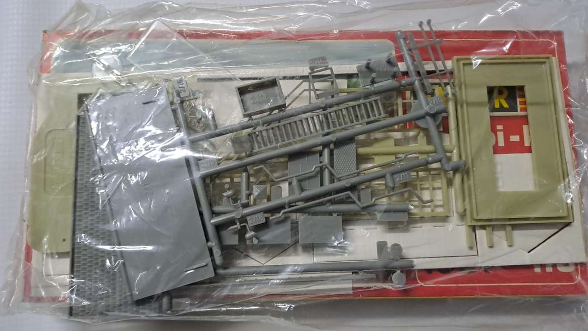 Model Trains H0-Scale 1 x Faller - Signal House. 100 x 70 x 103mm