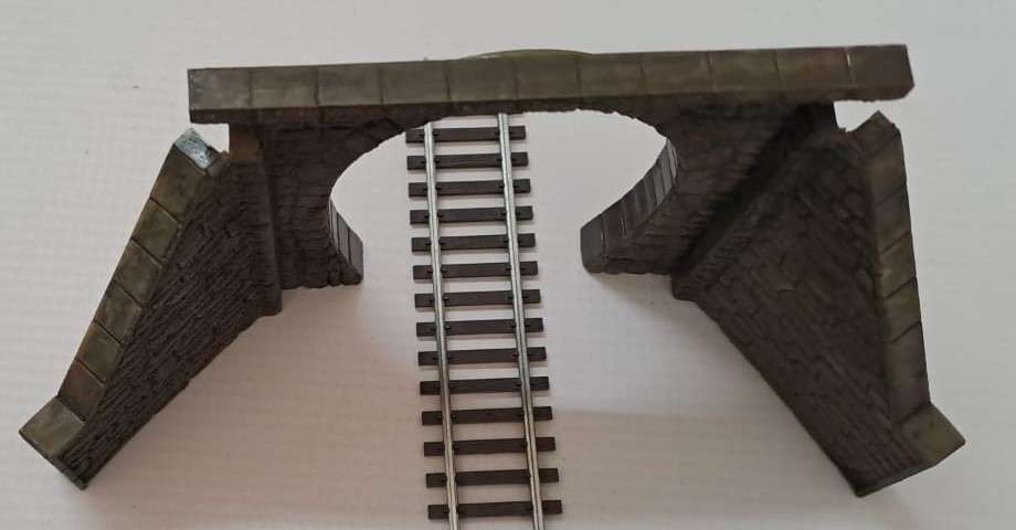 Model Trains H0-Scale 1 x Tunnel Port Single plastic. 170 x 85 x 60mm