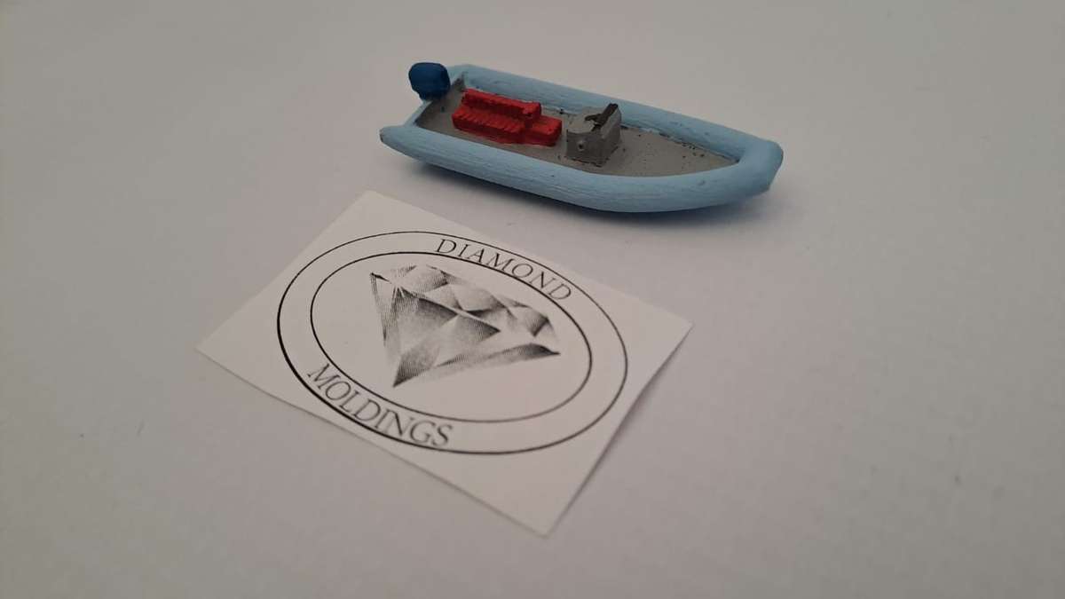 Model Trains HO 1 x Boat Rubber Dinghy (L. Blue) - 58mm x 24mm x 10mm