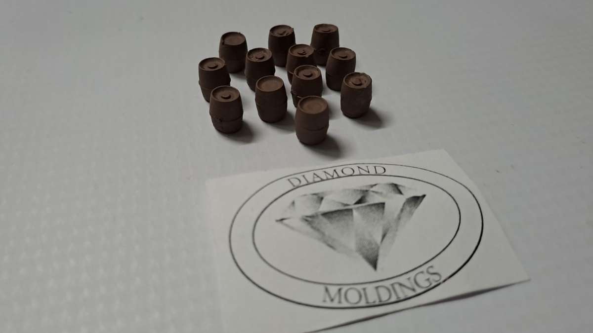 Model Trains N-Scale Barrels (x12) - 7diameter x 8mm