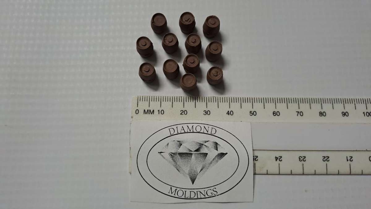 Model Trains N-Scale Barrels (x12) - 7diameter x 8mm