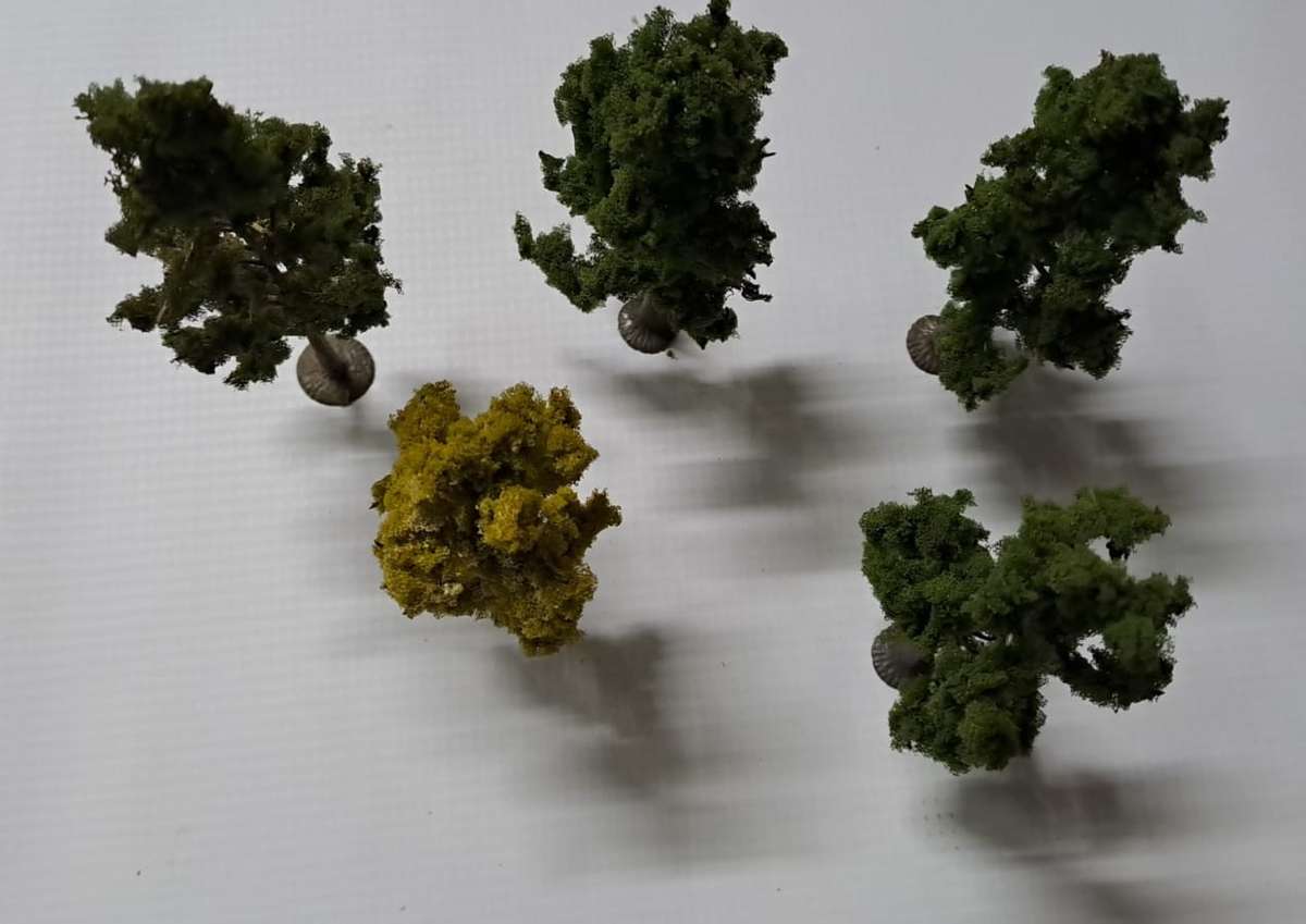 Model Trains 1:87 HO - Trees (pack of 5)