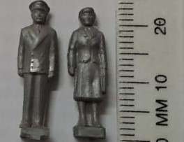 Model Trains 1:72 OO - 2 x Figures.