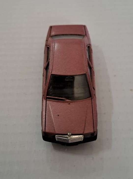 Model Trains/Cars HO 1 x Herpa Mercedes-Benz 190E.
