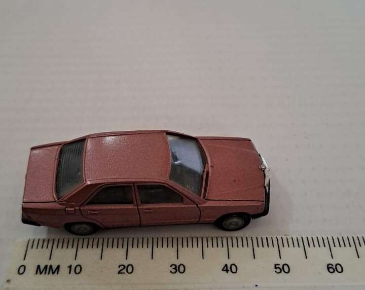 Model Trains/Cars HO 1 x Herpa Mercedes-Benz 190E.