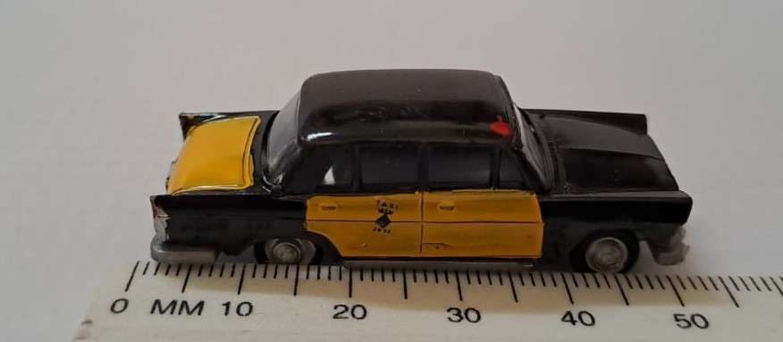 Model Trains 1:87 HO 1 x Taxi Barcelona EKO Seat 1400.