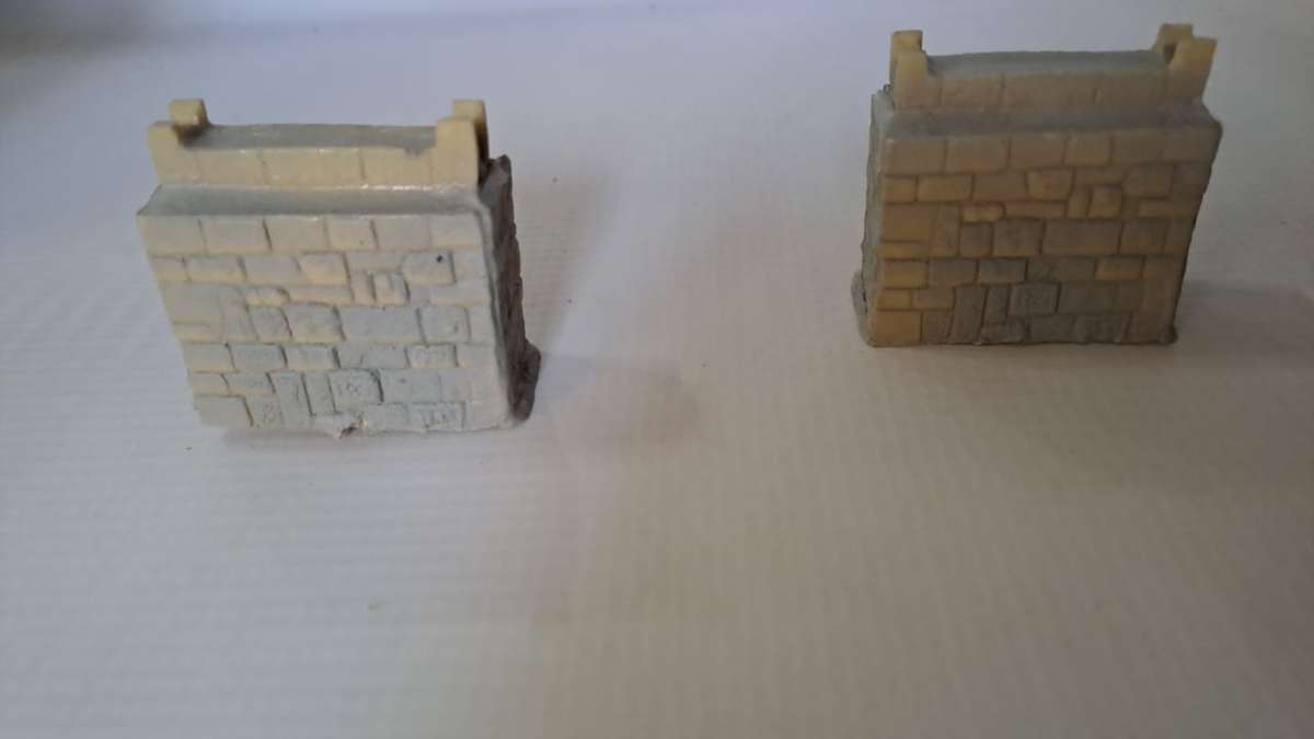 Model Trains HO 2 x Bridge Pillars Big. (Unpainted)