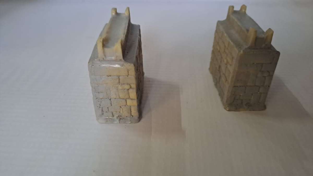 Model Trains HO 2 x Bridge Pillars Big. (Unpainted)