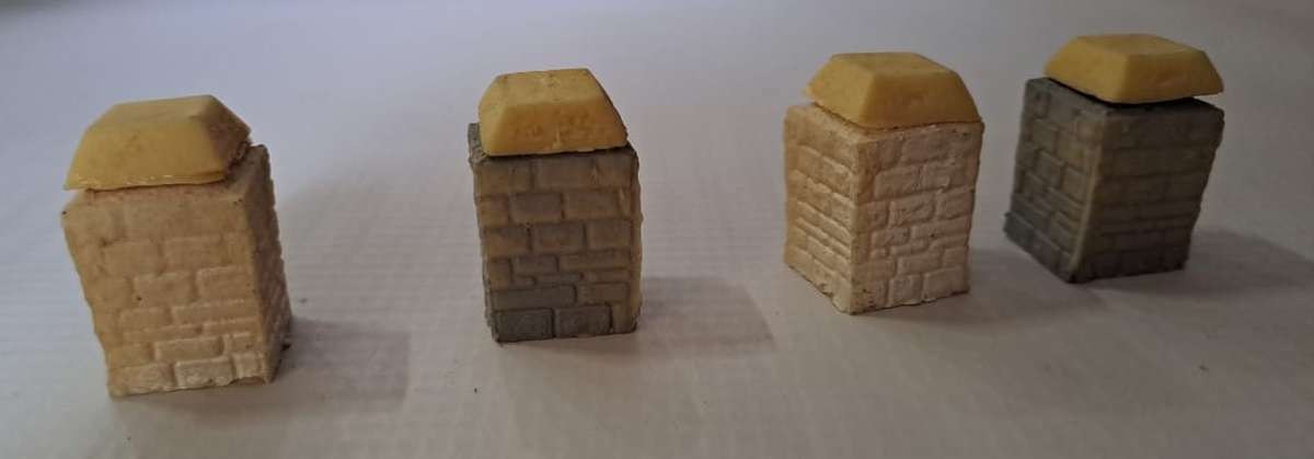 Model Trains HO 4 x Bridge Pillars. (Unpainted)