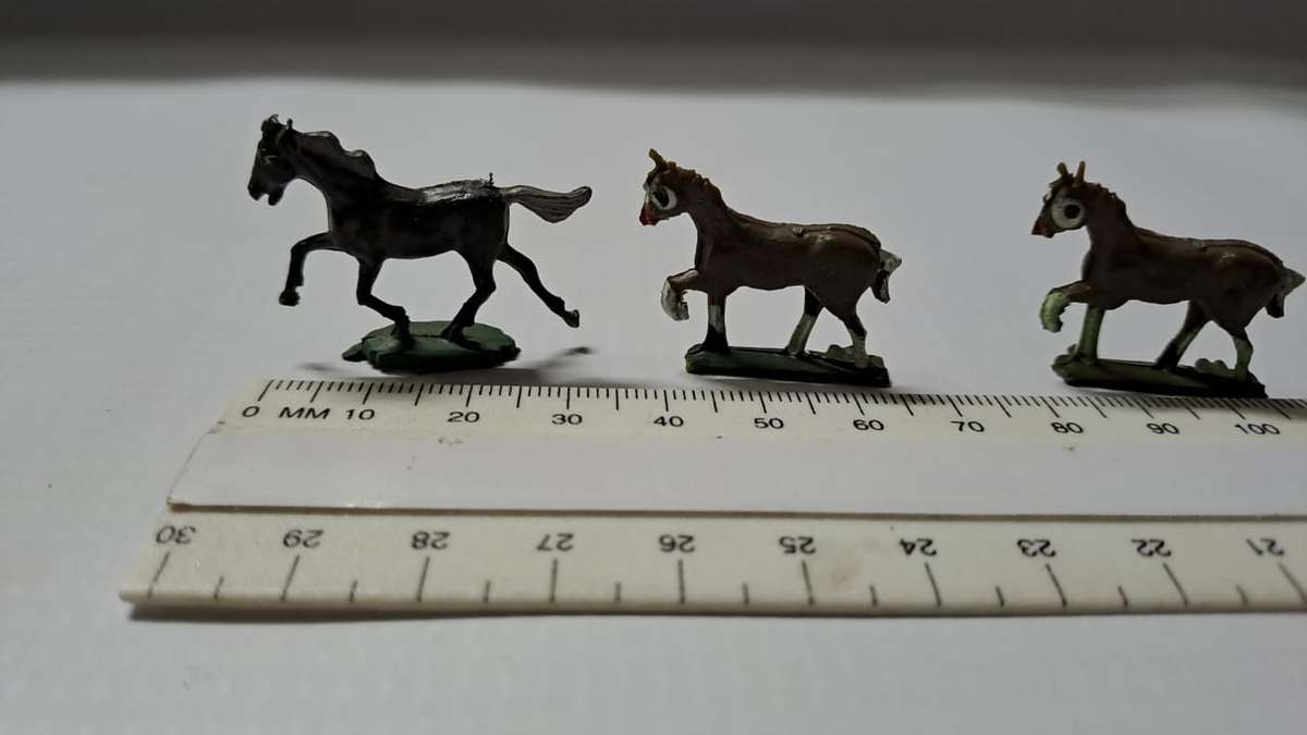Model Trains H0-Scale 3 x Horses.