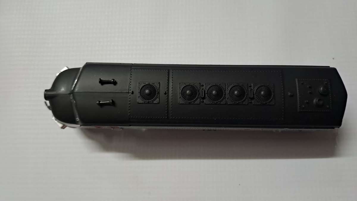 Model Trains 1:87 HO 1 x Amtrak 106 body only.