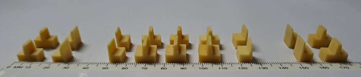 Model Trains HO 1 x Set of Seats that you can build your train interior (x18) (Unpainted)