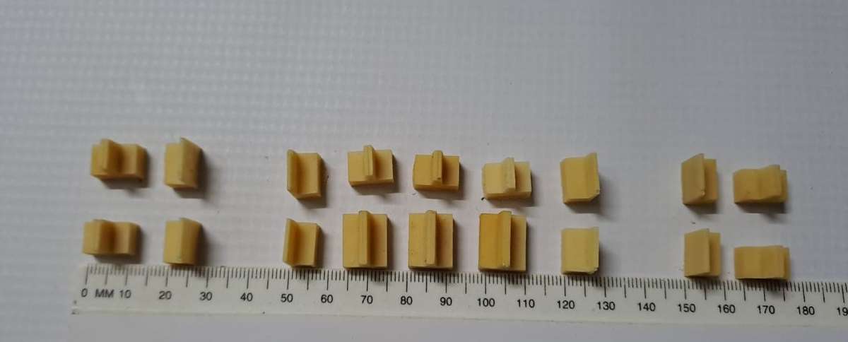 Model Trains HO 1 x Set of Seats that you can build your train interior (x18) (Unpainted)