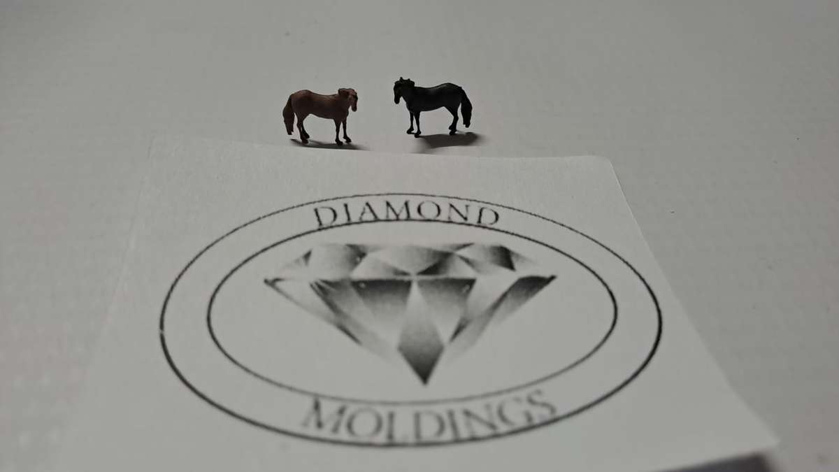 Model Trains N-Scale - Animals - Horses (x2)