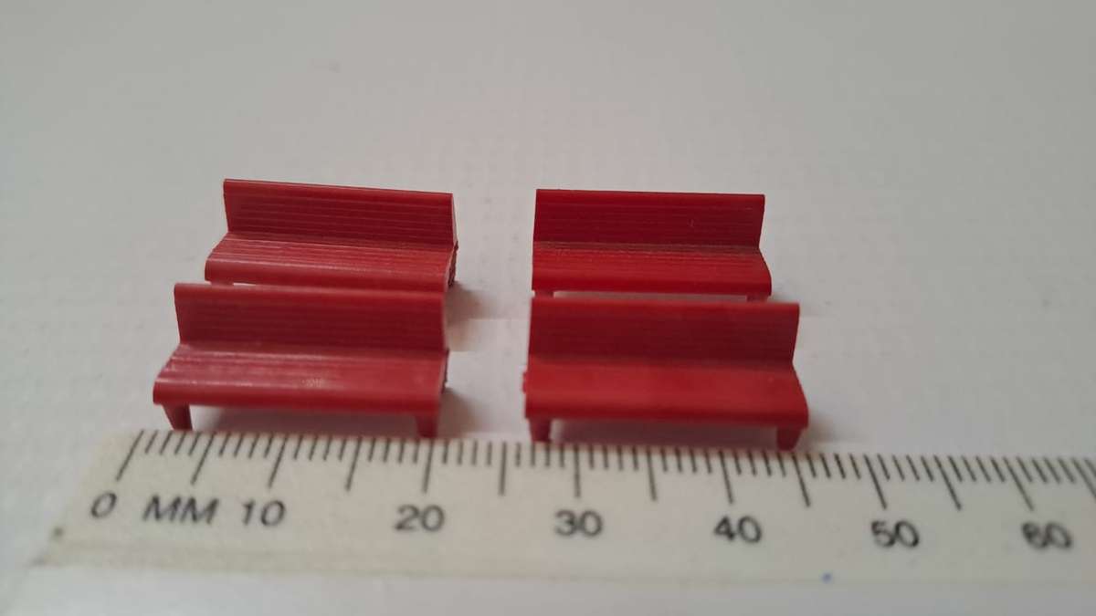 Model Trains HO-Scale 4 x Benches.