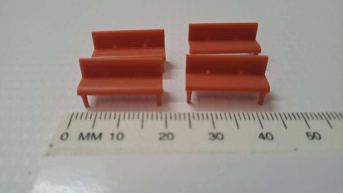 Model Trains HO-Scale 4 x Benches.
