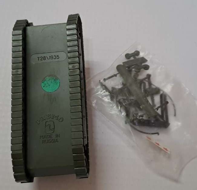 Model Trains/Army Tanks OO 1 x Army Tank. Partly kit.