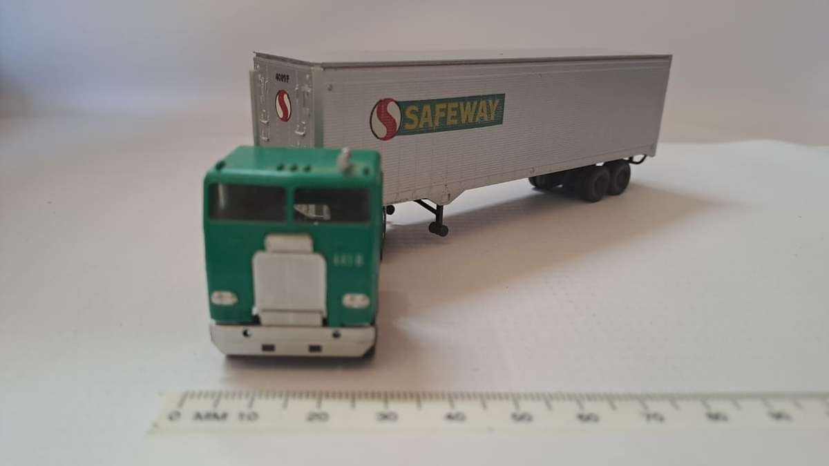 Model Trains/Trucks HO 1 x Walthers Safeway Container & Truck.