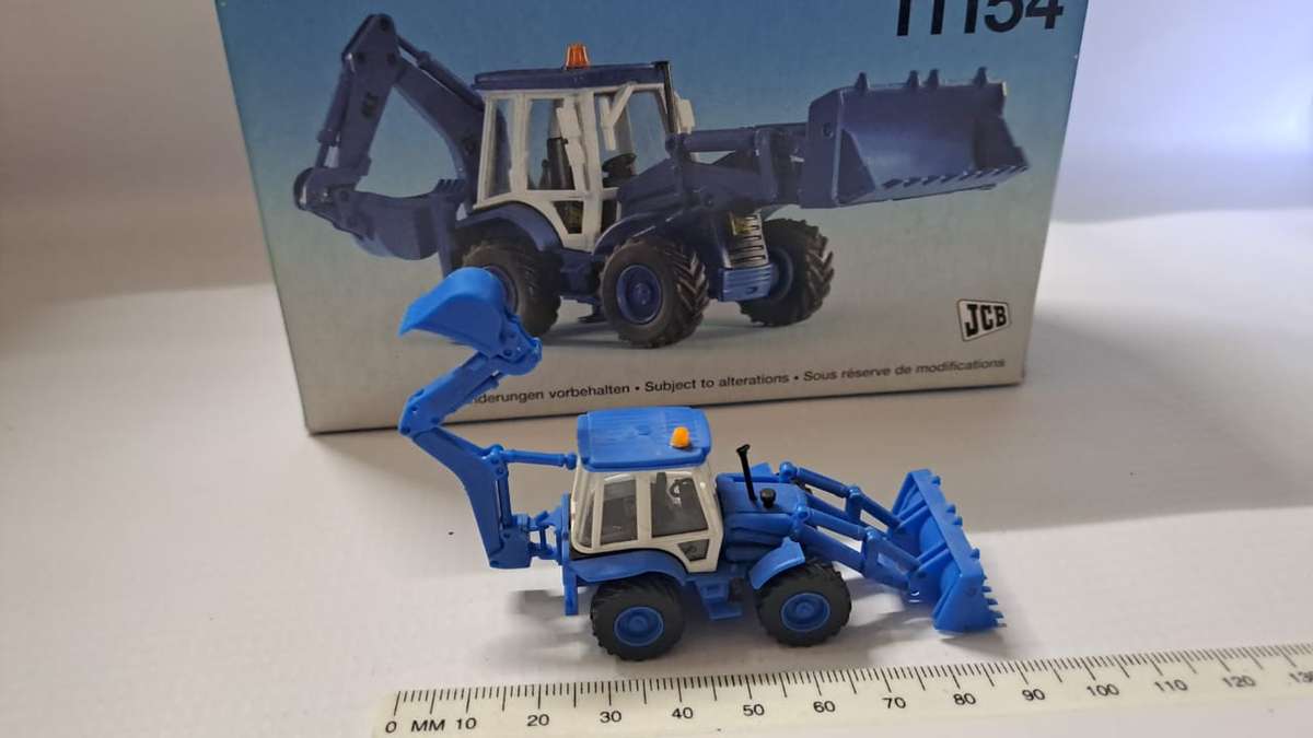 Model Trains/Tractor HO 1 x Front & Back Loader Construction Equipment. (Fully build)