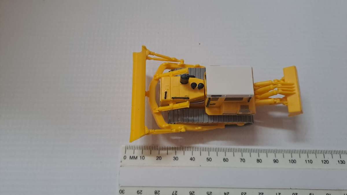 Model Trains/Tractor HO 1 x Kibri Liebherr Bulldozer. (Fully build)