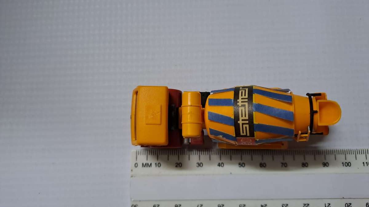 Model Trains/Track HO 1 x Mercedes-Benz Concrete Mixer Truck.