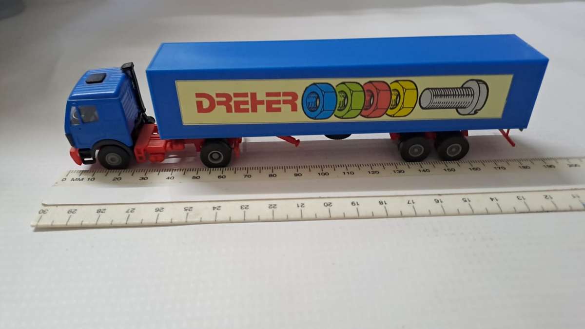 Model Trains/Track HO 1 x Kibri Mercedes-Benz Dreher Truck.
