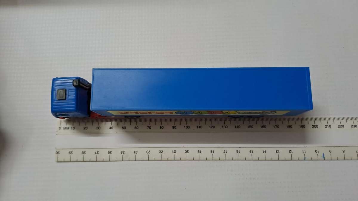 Model Trains/Track HO 1 x Kibri Mercedes-Benz Dreher Truck.