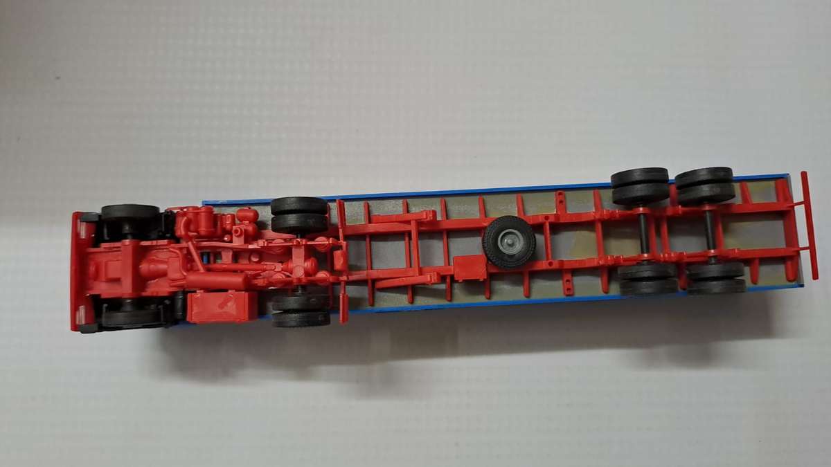 Model Trains/Track HO 1 x Kibri Mercedes-Benz Dreher Truck.