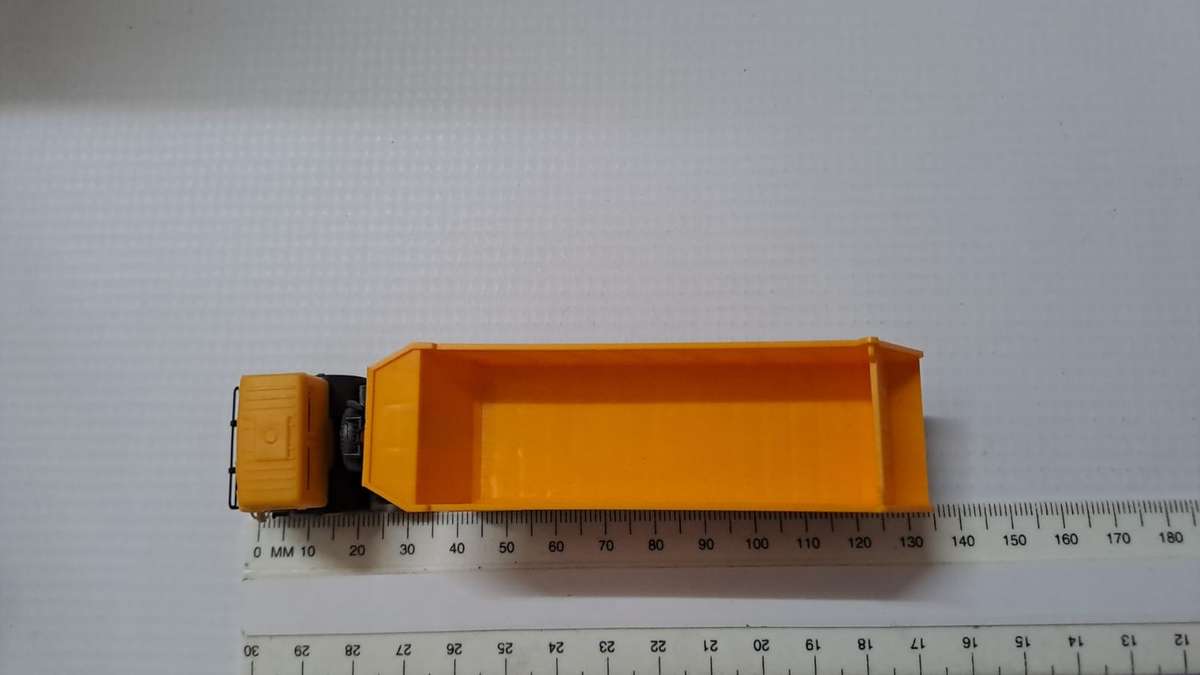 Model Trains/Track HO 1 x Kibri Mercedes-Benz Tipper Truck.