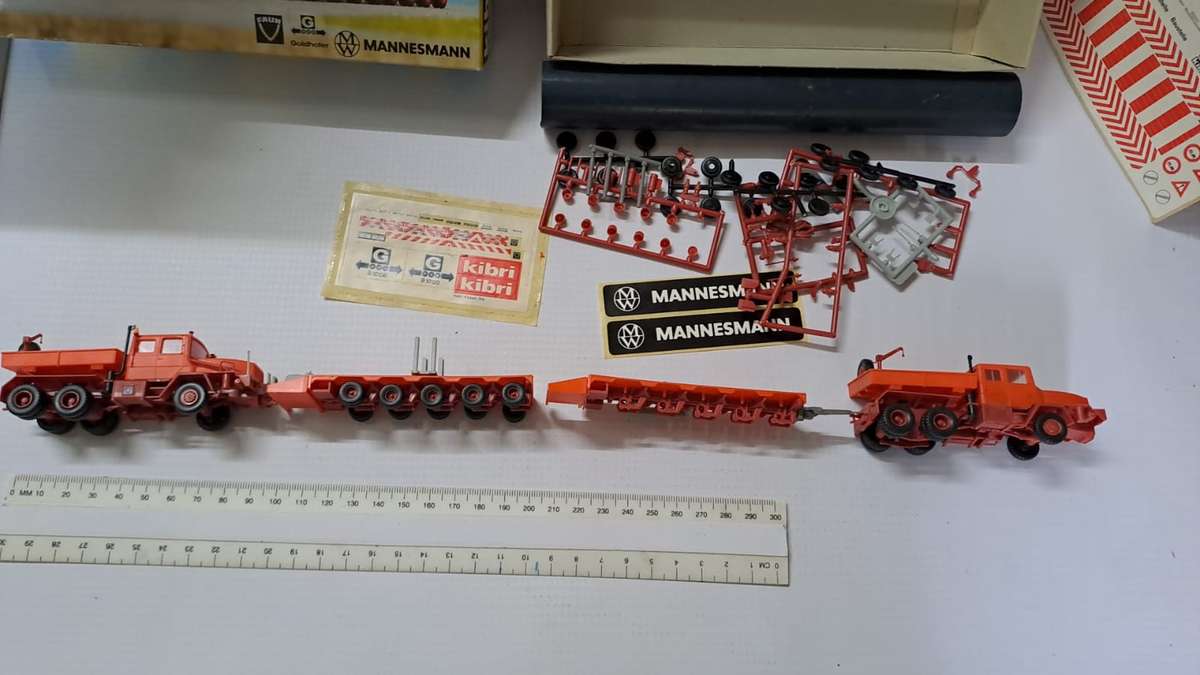 Model Trains/Track HO 1 x Kibri Faun Mannesmann Abnormal Pipe Load Truck.  + One extra horse.