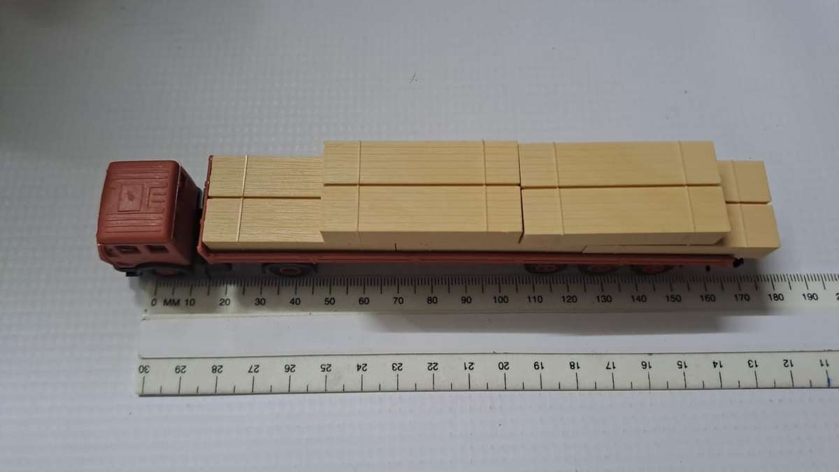 Model Trains/Track HO 1 x Kibri Mercedes-Benz Abnormal long 5 x loss wood loads. Missing back flap.