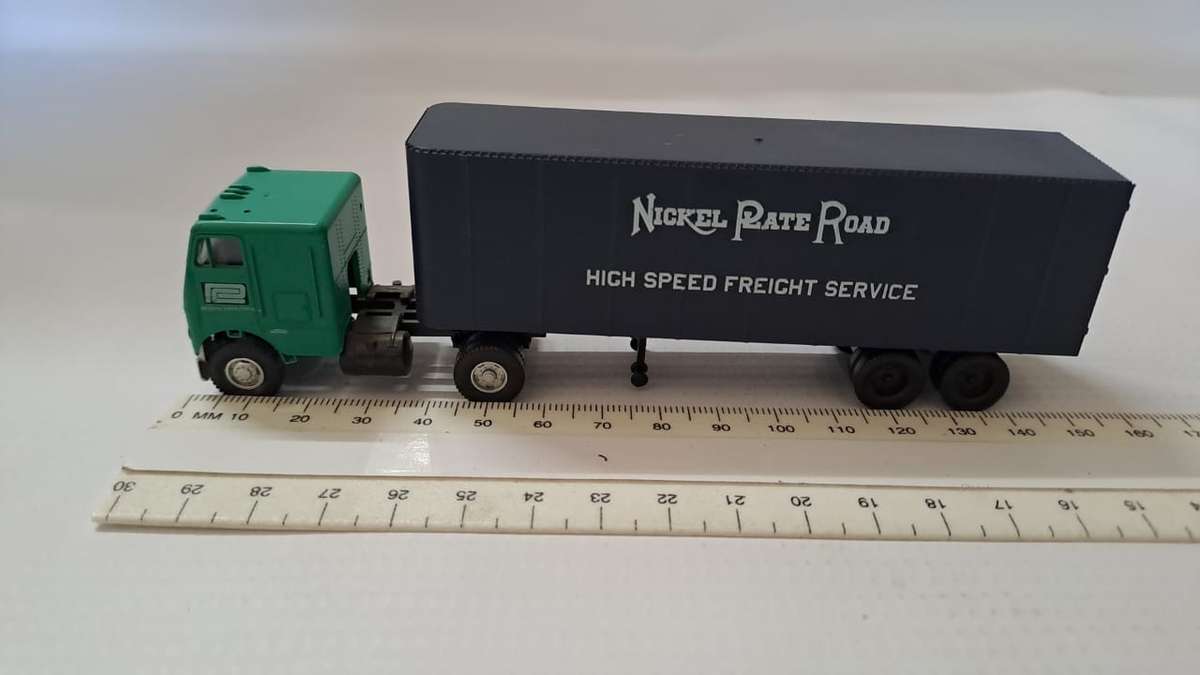 Model Trains/Track HO 1 x Walthers Nickel Plate Road Container Truck.