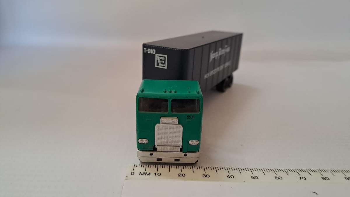 Model Trains/Track HO 1 x Walthers Nickel Plate Road Container Truck.