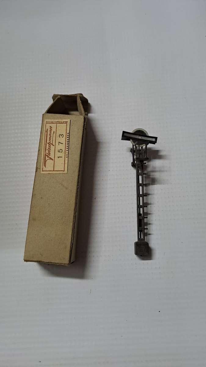 Model Trains HO Fleischmann 1 x Signal.  Boxed.
