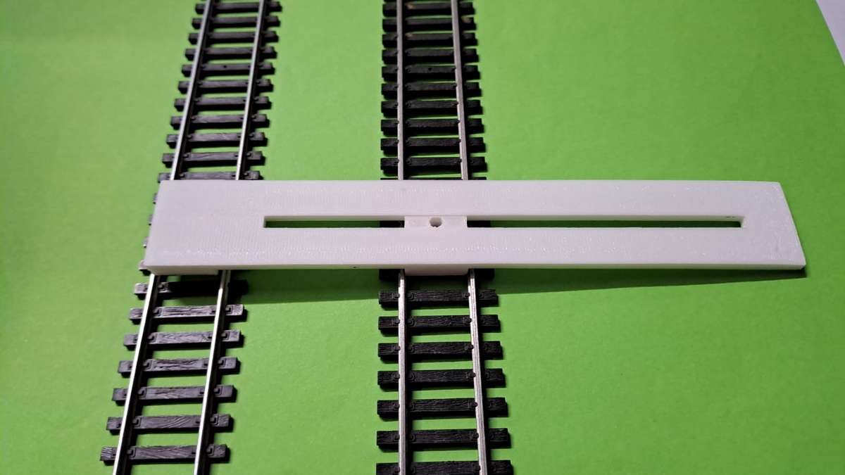 Model Trains 1:87 H0 - Gauge Parallel Track Adjustable Tool. - 165mm x 25mm x 6mm