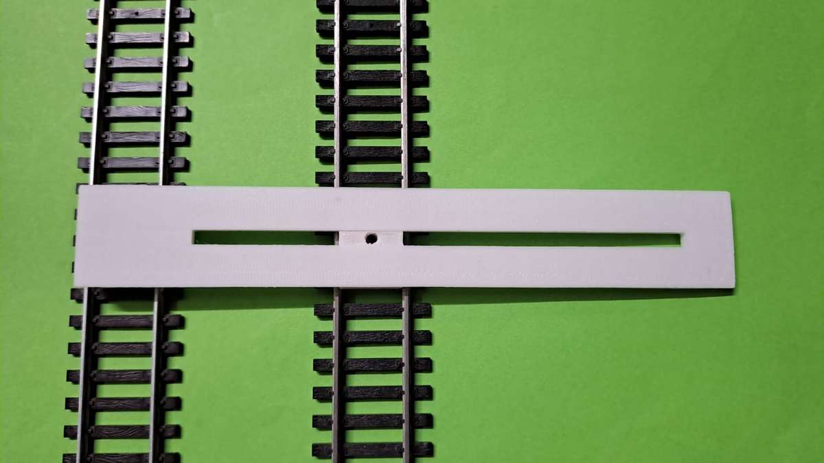 Model Trains 1:87 H0 - Gauge Parallel Track Adjustable Tool. - 165mm x 25mm x 6mm